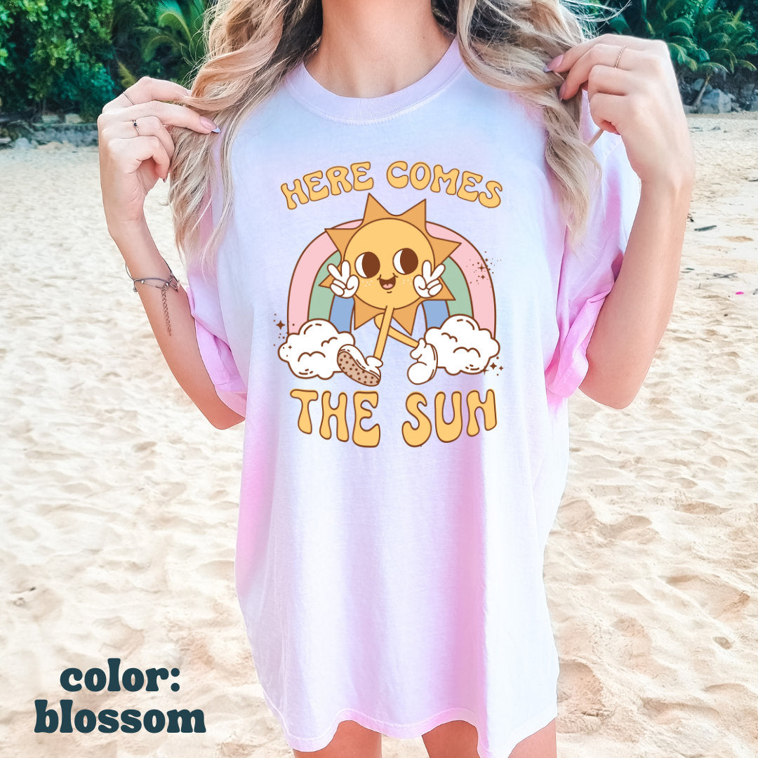 Here Comes the Sun Retro Beach Tee - Happy Sun Tee - Beach Aesthetic Shirt - Retro Character Shirt - Comfort Colors Oversized Unisex Tee