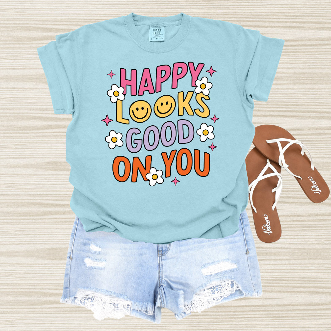Happy Looks Good on You Smiley Tee - Happy Face Oversized Tee - Happy Shirt - Summer Vacation Beach - Comfort Colors Women's Unisex Tee